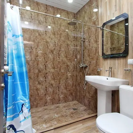 Holiday Apartments דירה וארנה
