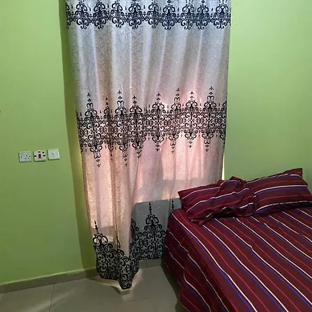 Holiday Apartments דירה